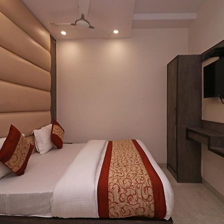 Oyo 11593 Hotel Aman Guest House New Delhi Exterior foto